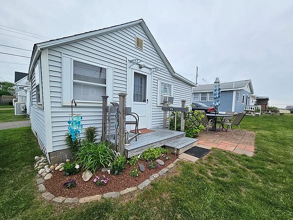 2nd image of 854-103 Matunuck Beach Rd