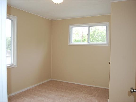 3rd image of 105 Oliver Pl