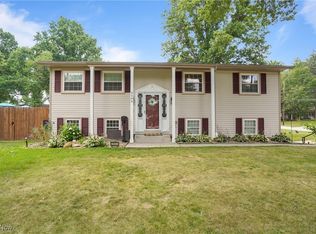 2584 Peach Tree Cir, Stow, OH 44224