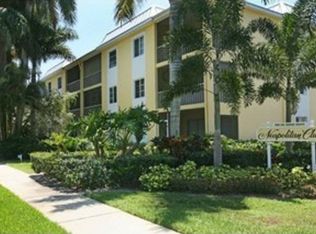 900 8th Ave S APT 201, Naples, FL 34102