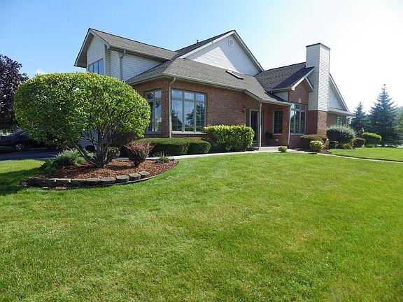 2nd image of 6731 Pond View Dr
