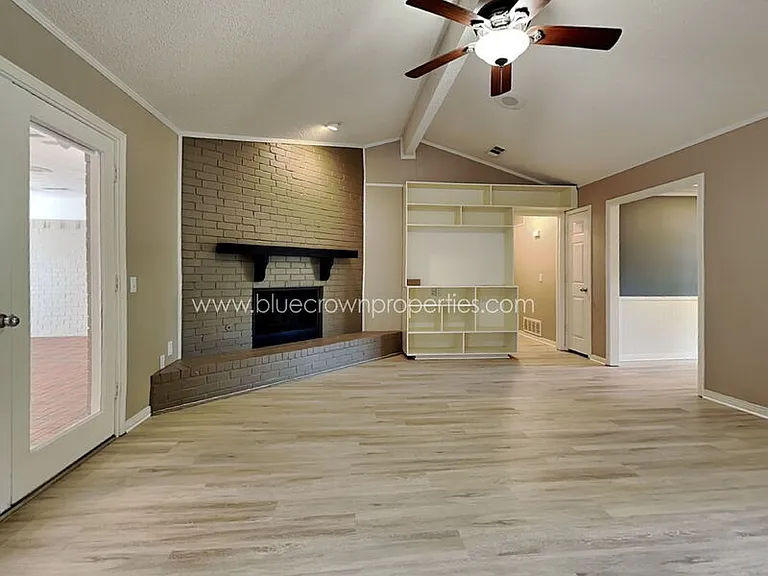 1804 Mercedes Pl — Photo 3