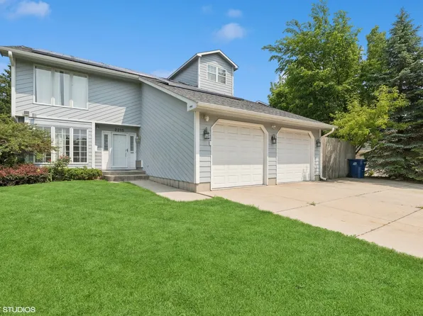 2215 Yeoman St, Waukegan, IL 60087