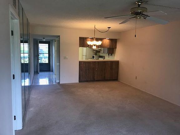 3rd image of 205 Mary Dr