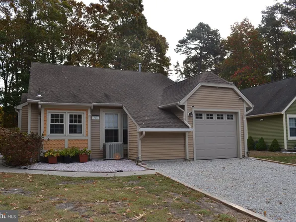 748 Whalers Cove Pl, Absecon, NJ 08205