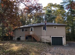 126 Adams Creek Ct, Dingmans Ferry, PA 18328