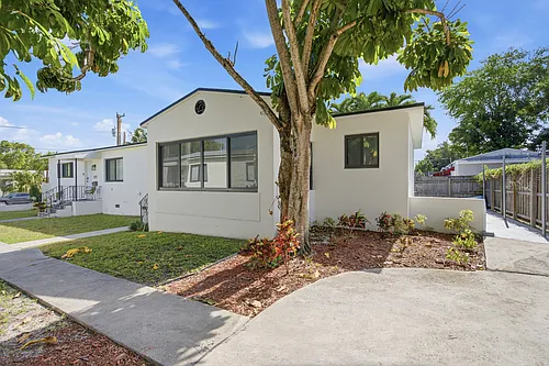 2127 SW 19th Ter Photo 1 2127 SW 19th Ter Photo 1