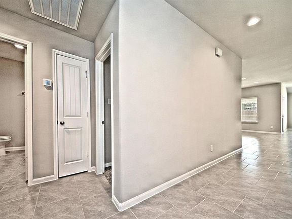 3rd image of 5550 Pleasant Falls Dr