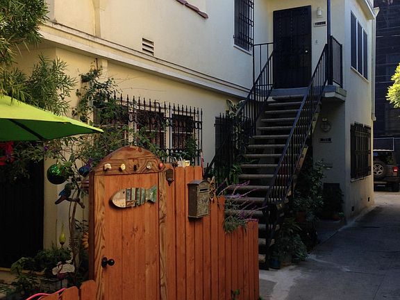 3rd image of 721 N Harper Ave