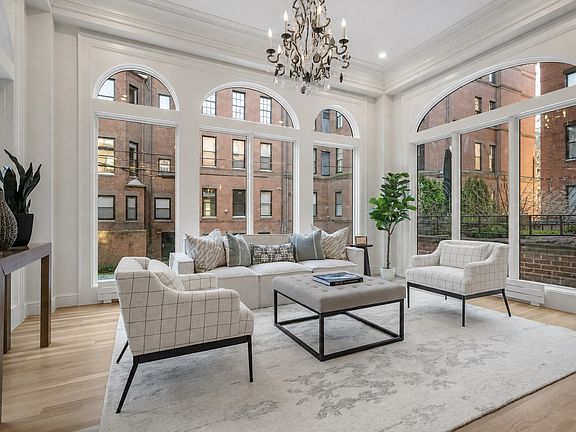 2nd image of 190 Marlborough St #A