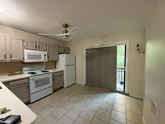 4th image of 181 Hicks St APT 2C