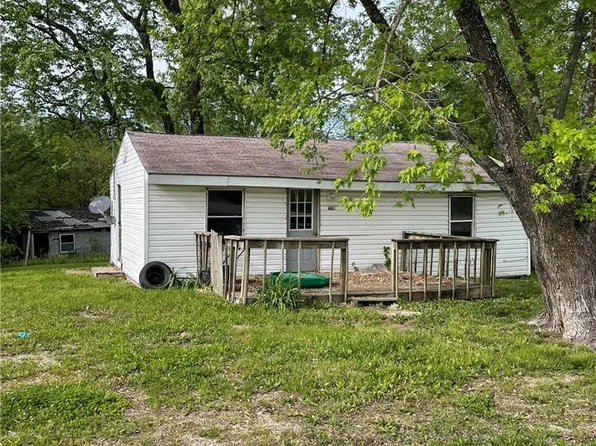 601 W Van Buren St, Gallatin, MO 64640