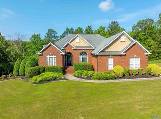 306 Oak Leaf Ln, Glencoe, AL 35905