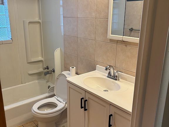 4th image of 2881 Chamberlain Rd