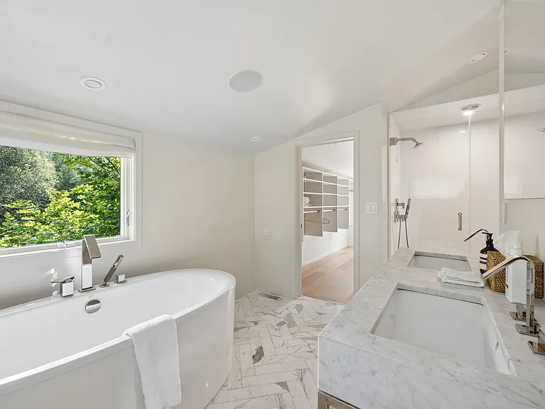 228 Town Ln — Photo 16