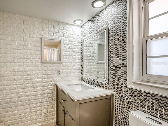 3rd image of 8300 Bardmoor Blvd APT 108
