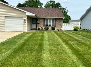 102 Riviera Dr, Michigan City, IN 46360