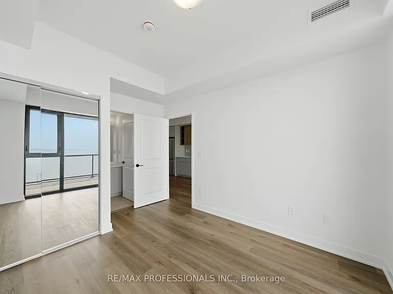 2075 Lakeshore Rd #2404 — Photo 15