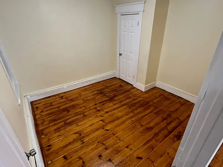 611 Chelmsford St #3 — Photo 4