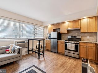 2101 Chestnut St APT 302, Philadelphia, PA 19103
