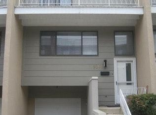 9245 Ballard Rd #111, Des Plaines, IL 60016