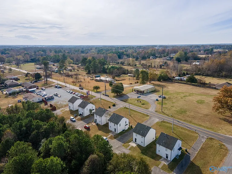 6975 Wall Triana Hwy — Photo 20