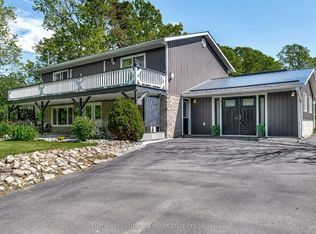 11807 Loyalist Pkwy, Prince Edward County, ON K0K 2T0