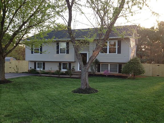 2nd image of 1576 Harrier Ln