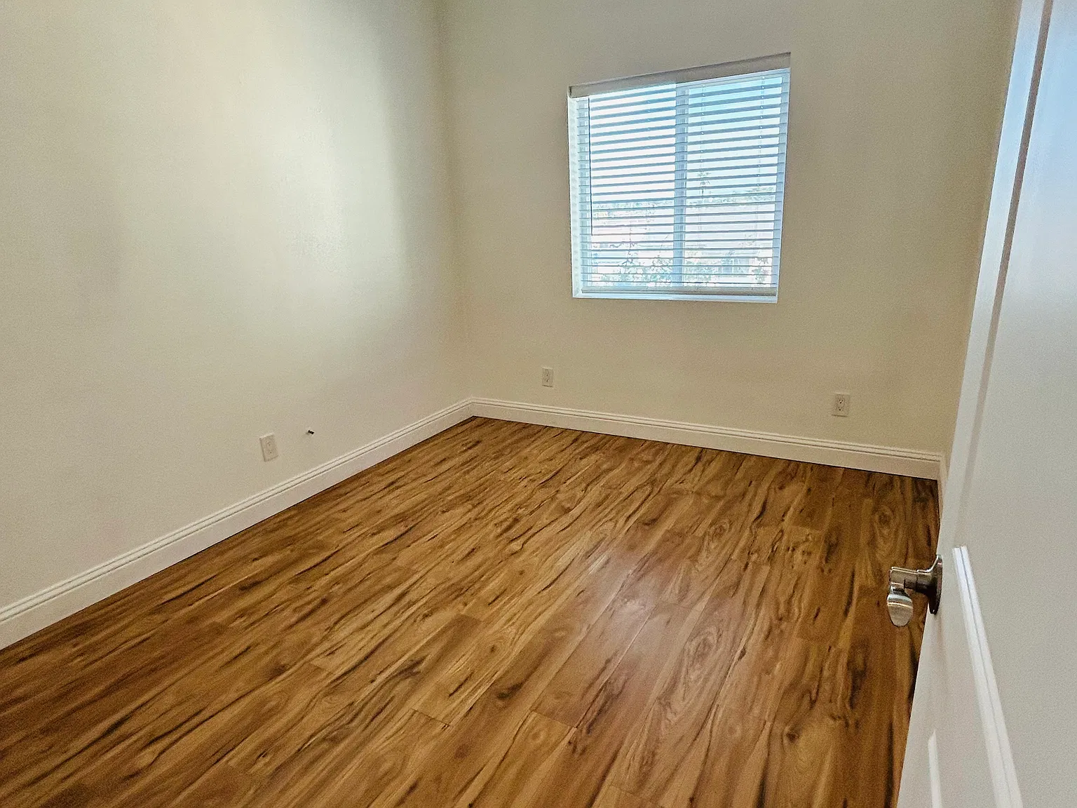 2 bed, 812 sqft, $2,950 — Photo 3