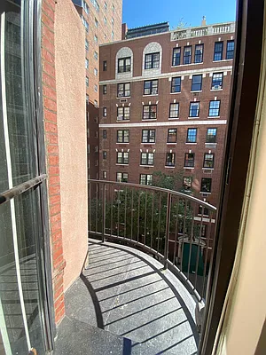 Rented by Bond New York | media 5