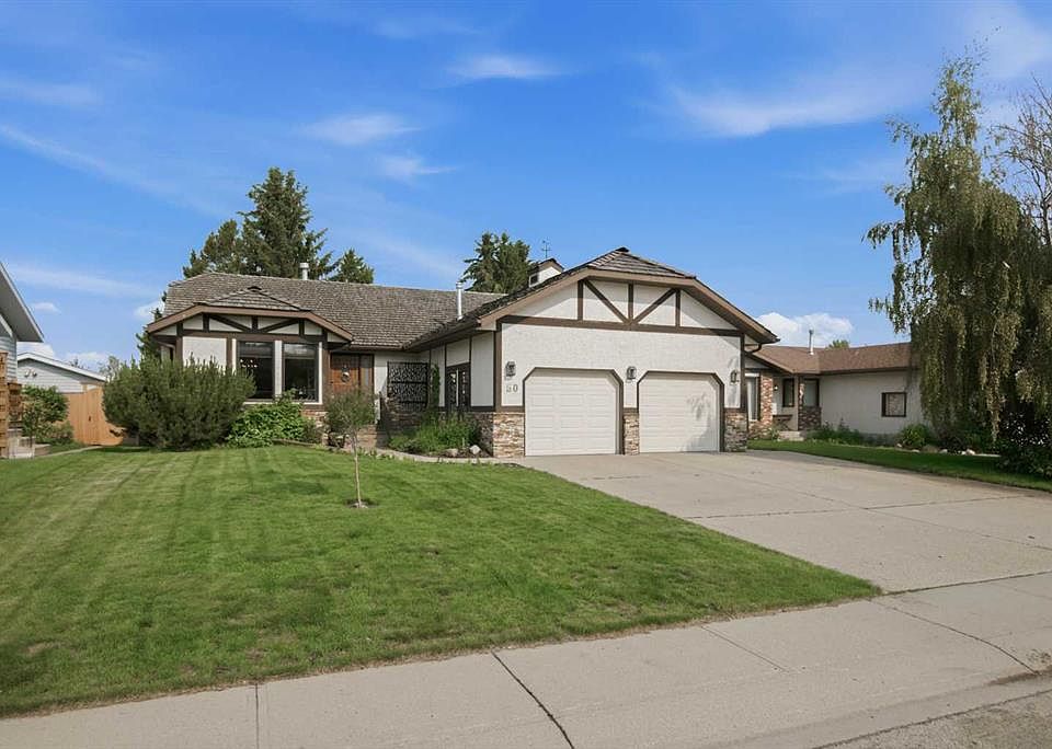 1st image of 50 SE Rogers Cres