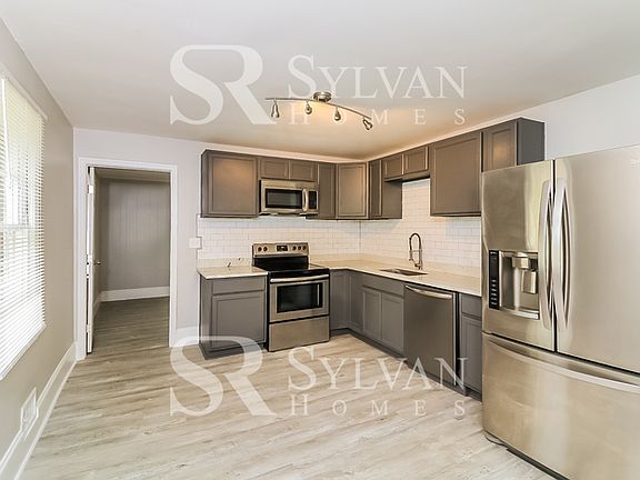 5th image of 2625 Birch St SE