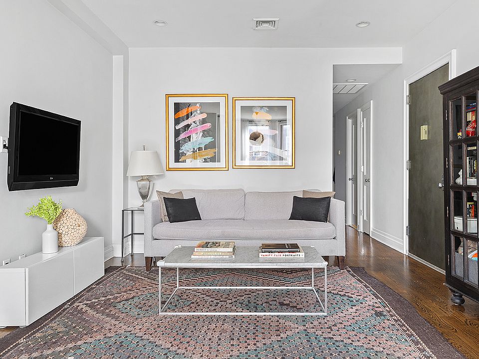 1st image of 695 De Graw St #2