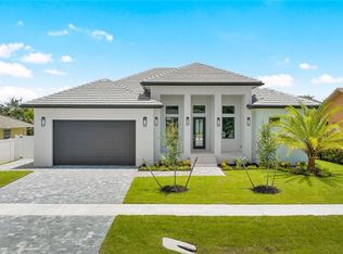 113 Tahiti Rd, Marco Island, FL 34145