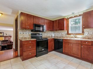 3 Tanglewood Dr, Plymouth, MA 02360