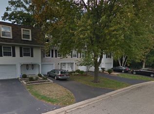 54 Bright Oaks Cir, Cary, IL 60013