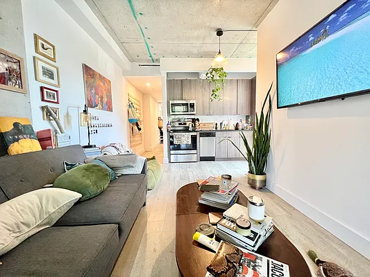 Rented by Pear NYC LLC | media 28