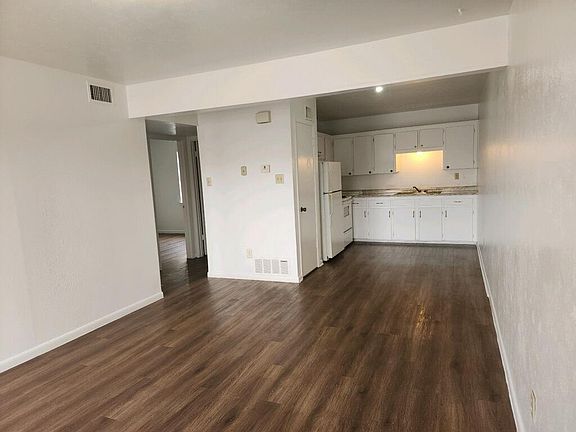 4th image of 1206 Urbantke Ct APT A