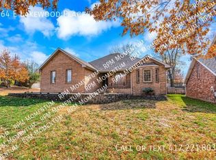 664 E Lakewood Pl, Springfield, MO 65810