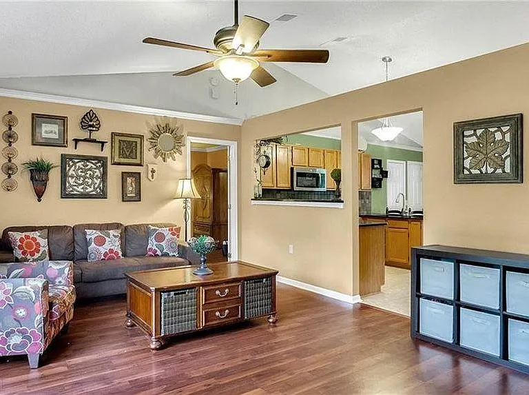 1017 Butler Creek Ct — Photo 3