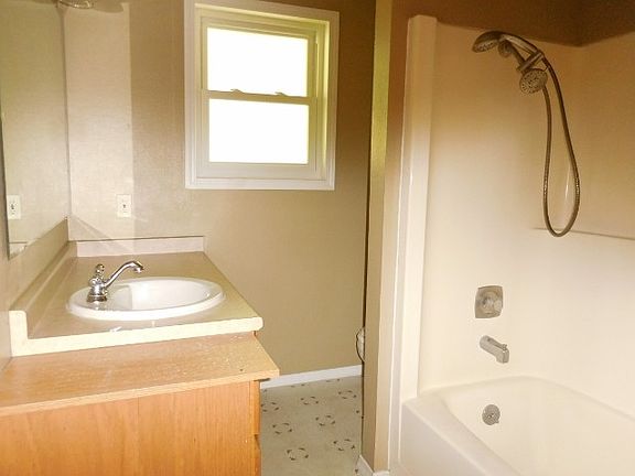 5th image of 7807 40th St NW