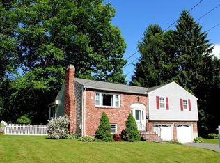 80 Rindo Park Dr, Lowell, MA 01851