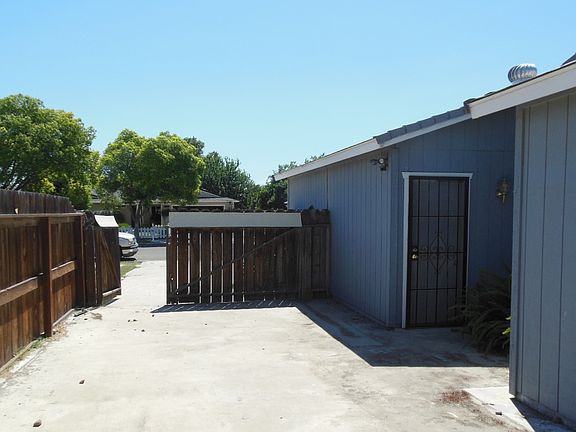 3rd image of 1124 Wren Dr