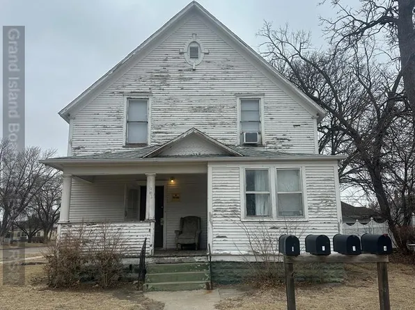 922 W Division St, Grand Island, NE 68801