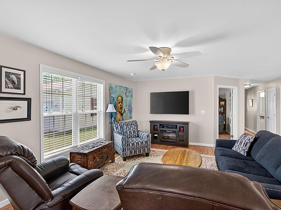 5th image of 22 Waxwing Cir