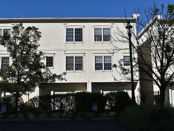 2nd image of 139 Jackson St
