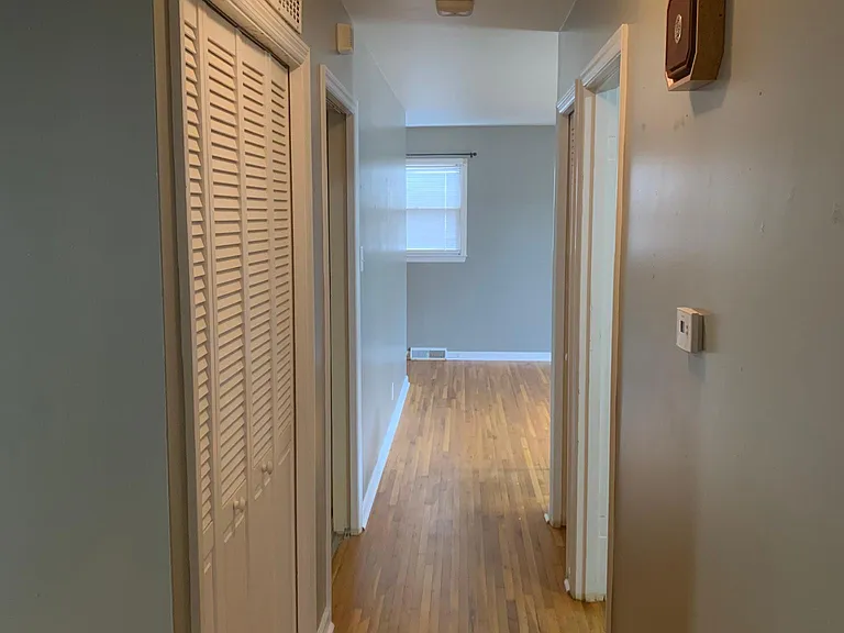 1094 Briarwood Dr — Photo 6