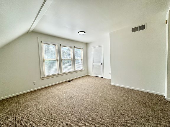 4th image of 514 W Shiawassee Ave #2