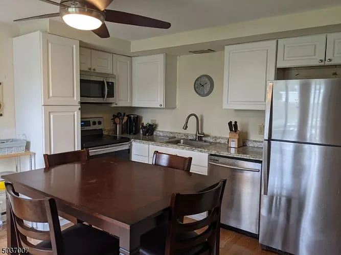 3 Prospect St APT 2A photo 1