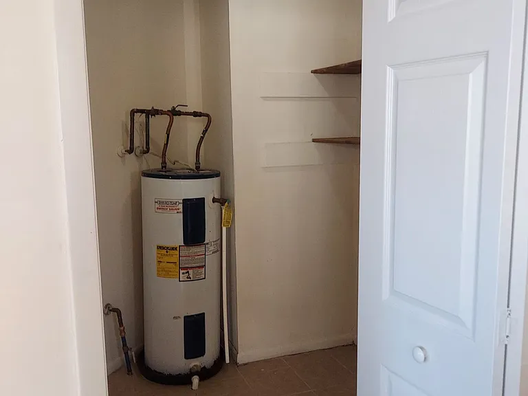 1018 Brookhollow Dr #1 — Photo 9